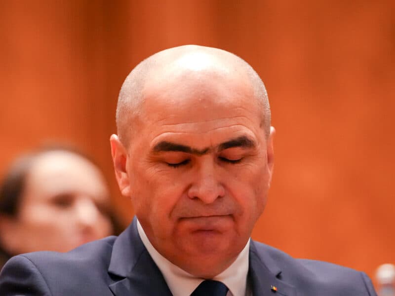 taboo-broken-social-democrats-join-far-right-to-bring-down-romanias-prime-minister