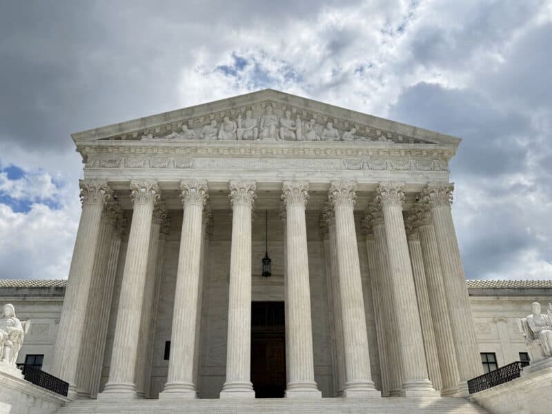 thomas-and-alito-see-supreme-court-role-in-refereeing-fights-between-red-and-blue-states