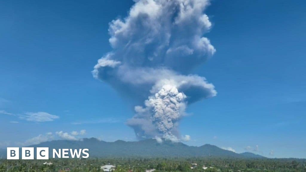 three-dead-after-volcano-erupts-on-indonesian-island