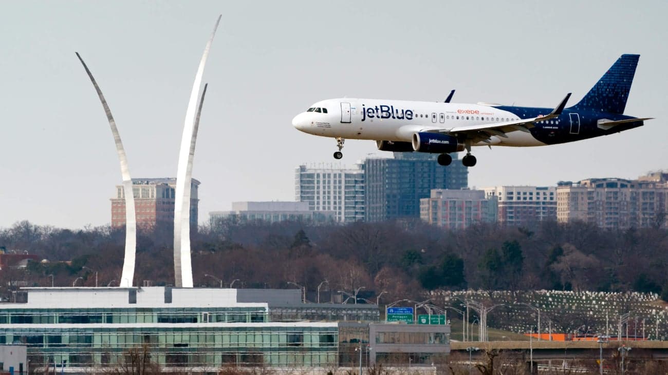 travelers-claim-jetblue-uses-customer-data-to-ratchet-up-fares