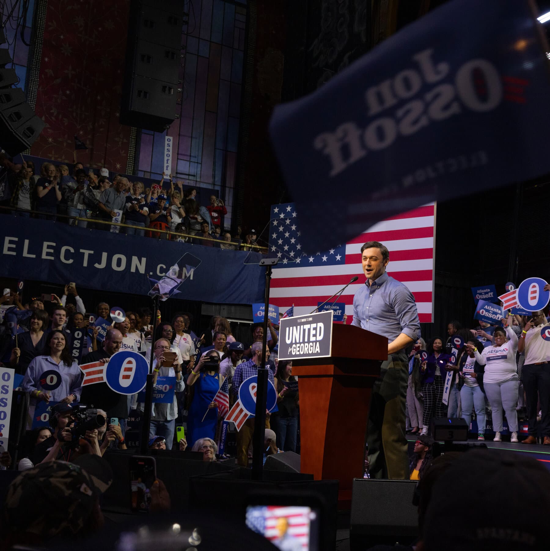 this-senator-is-an-internet-sensation-is-he-running-for-president