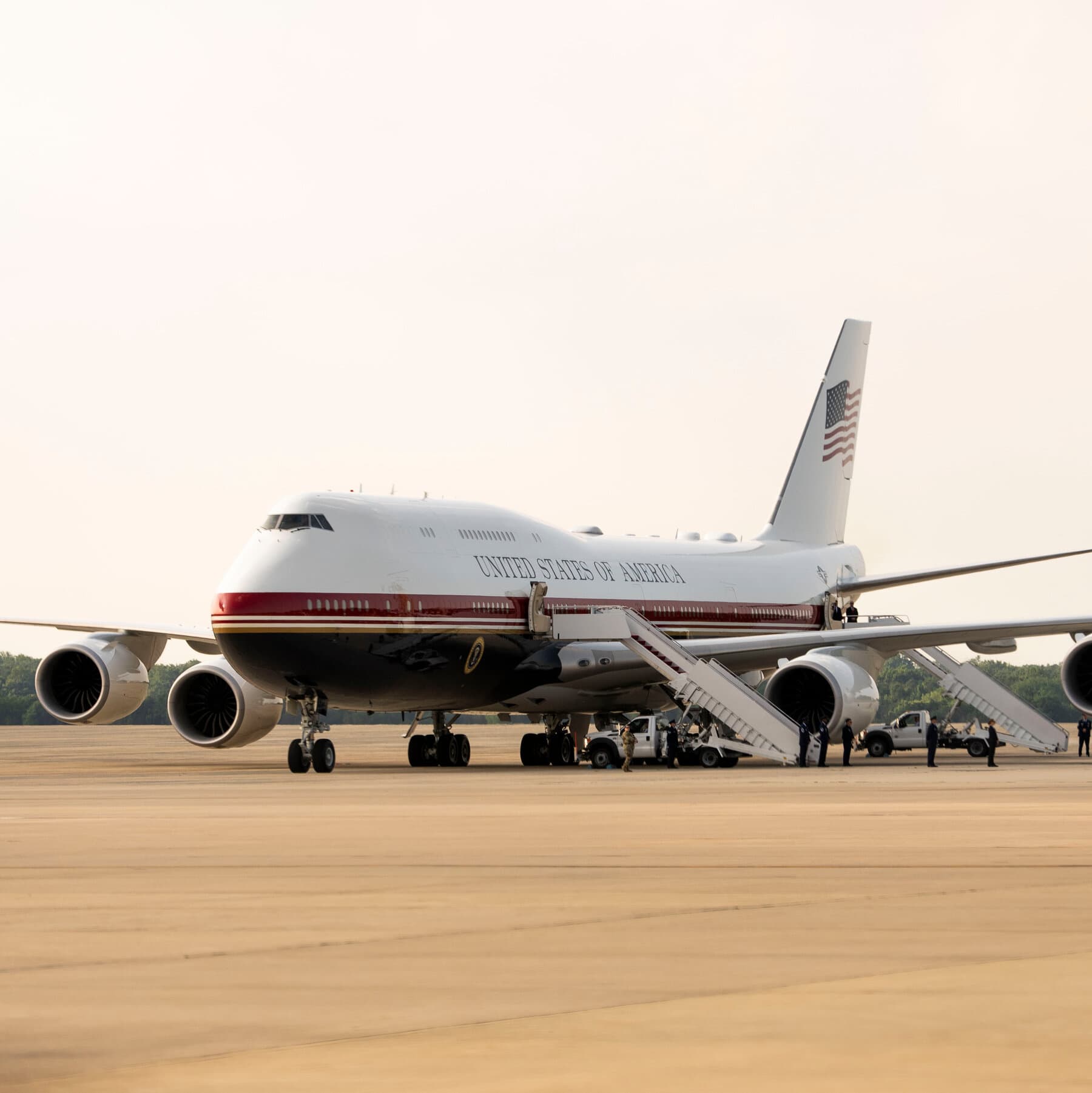 new-air-force-one-lacks-defensive-countermeasures-of-previous-model-officials-say